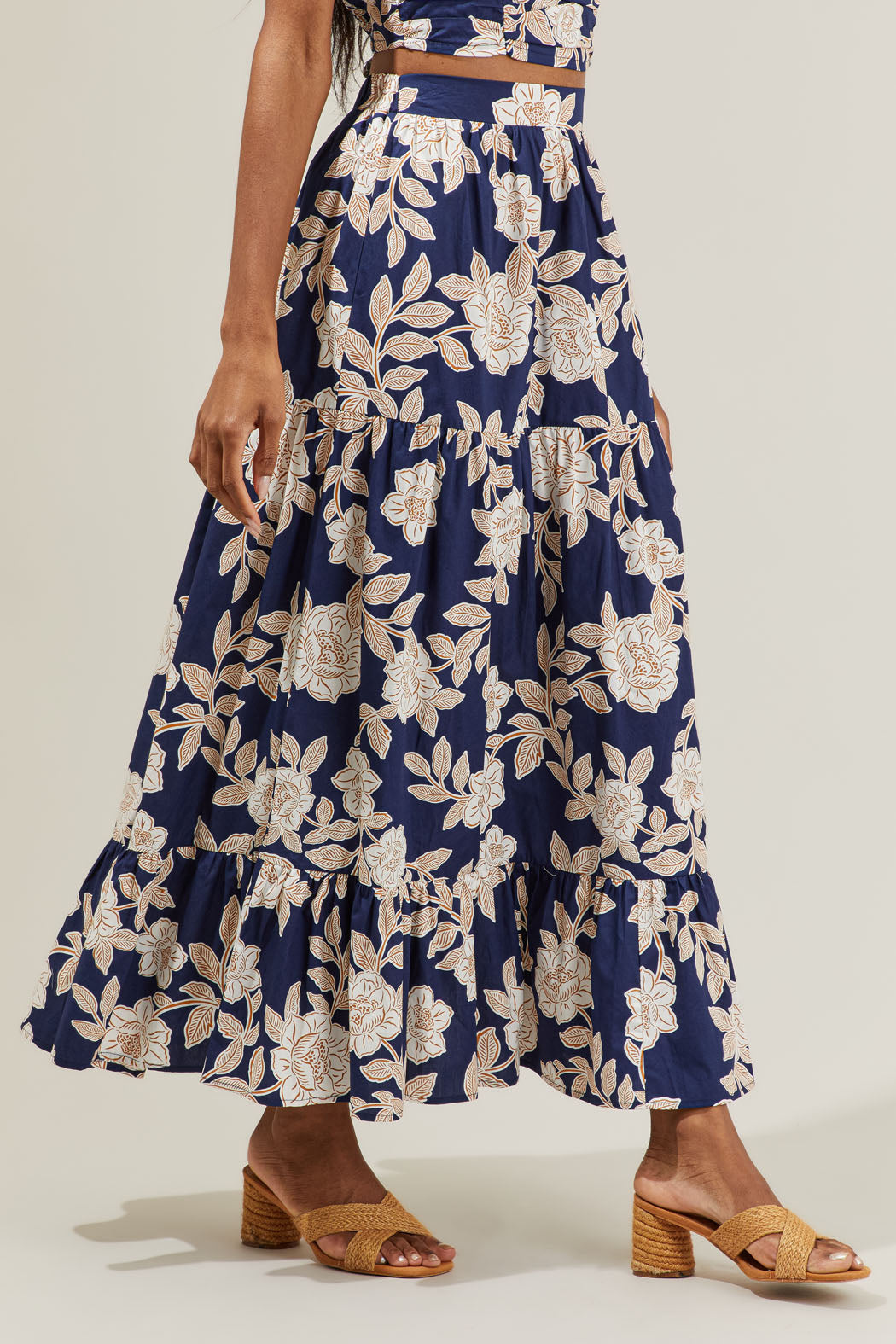 Lilo Night Tropics Yaelle Flowy Maxi Skirt Sugarlips Lilo Night Tropics Yaelle Flowy Maxi Skirt Sugarlips