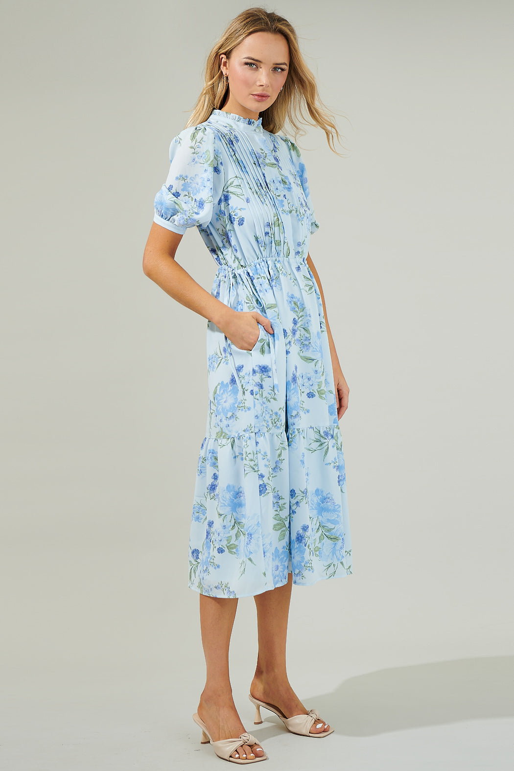 blue floral pleated midi dress Floral Pleated Midi Dress Ruffle Deep V Neck Small
