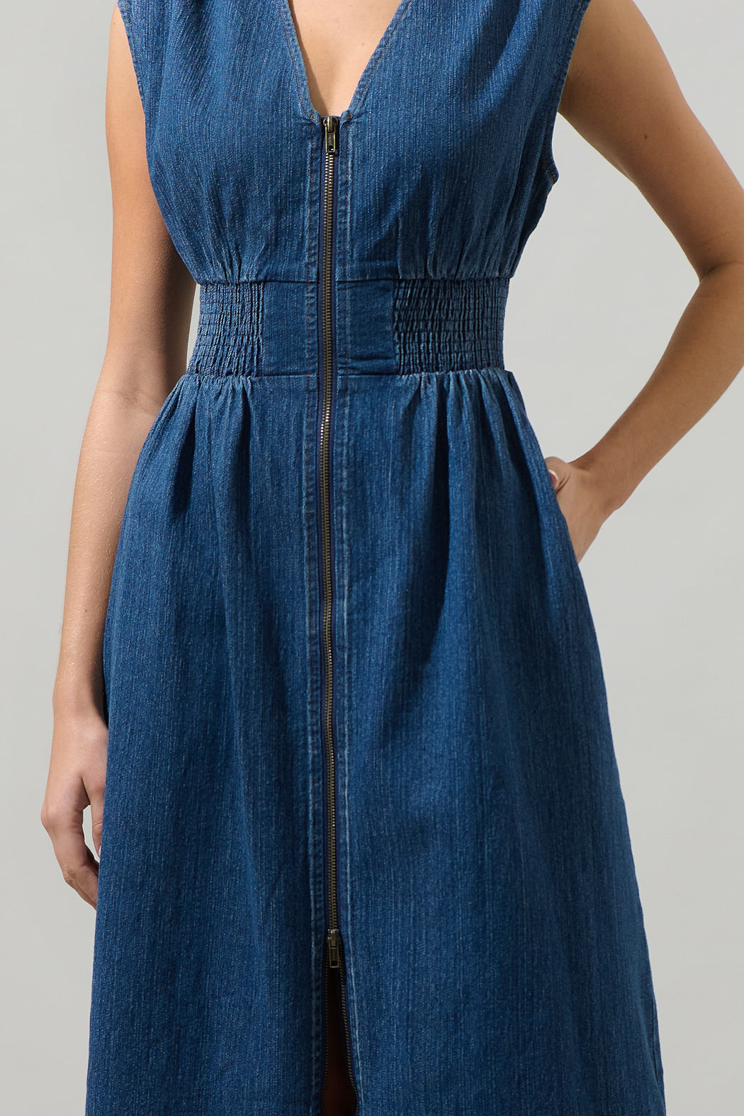 smocked denim dress Blue Horizon Smocked Denim Square-Neck Midi Dress Light Chambray / M