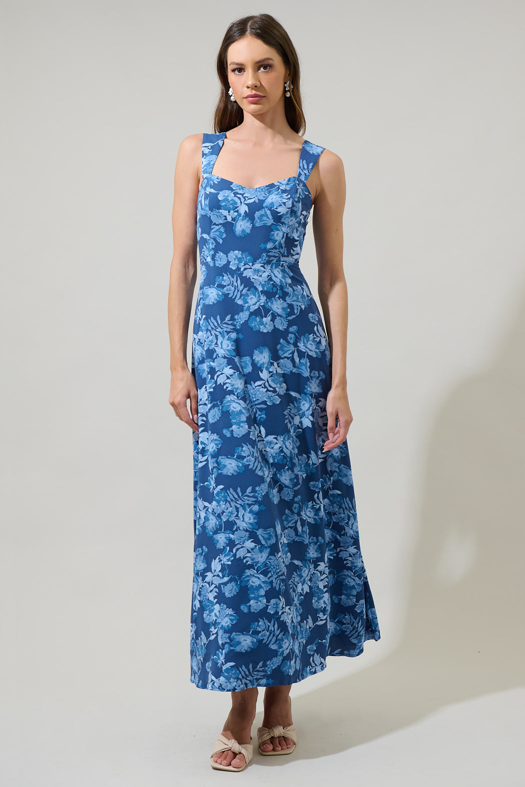 Bary Floral Smocked Maxi Dress NAVY-BLUE / S by Sugarlips Bary Floral Smocked Maxi Dress NAVY-BLUE / S by Sugarlips