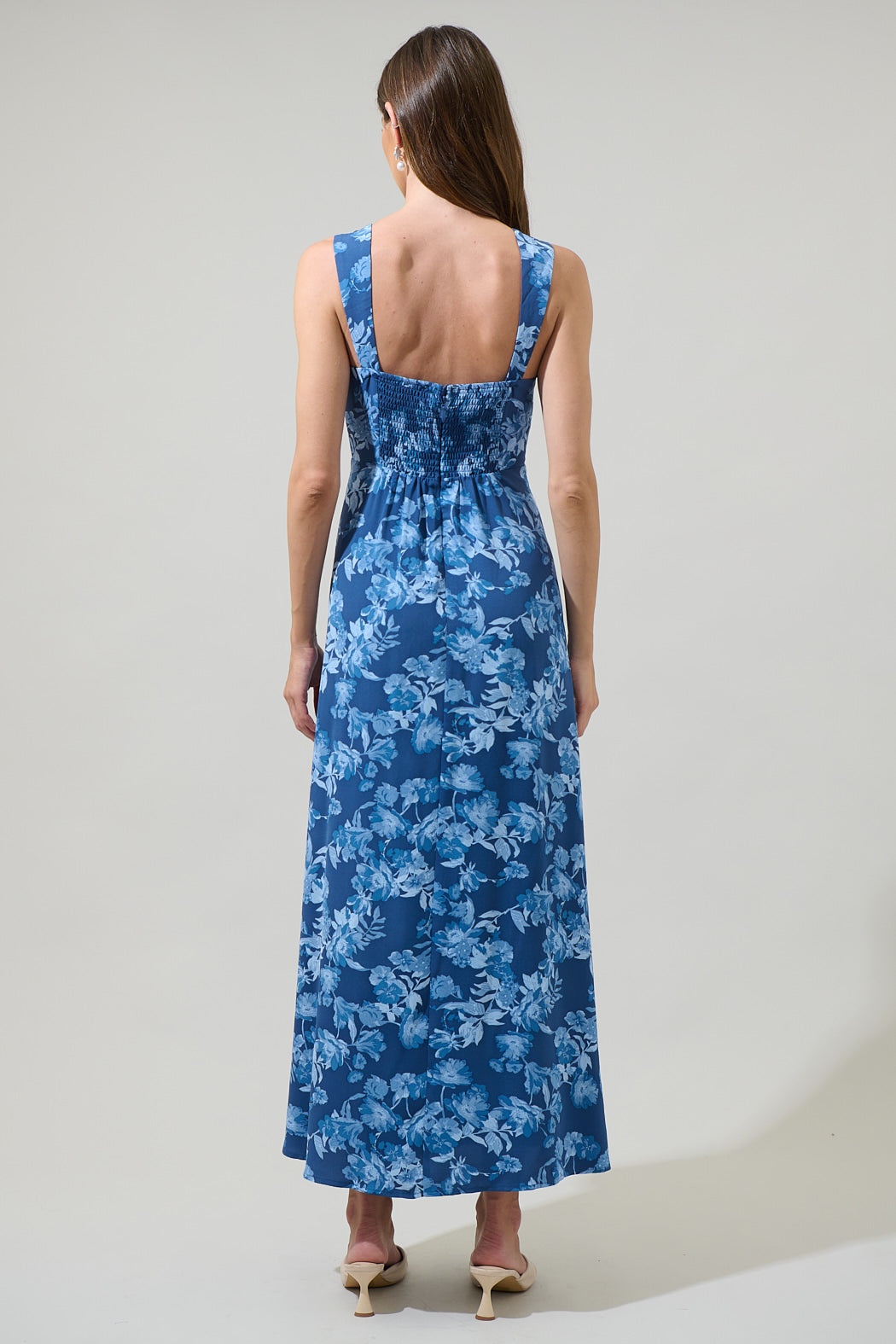 Bary Floral Smocked Maxi Dress Navy-Blue / S by Sugarlips Bary Floral Smocked Maxi Dress Navy-Blue / S by Sugarlips