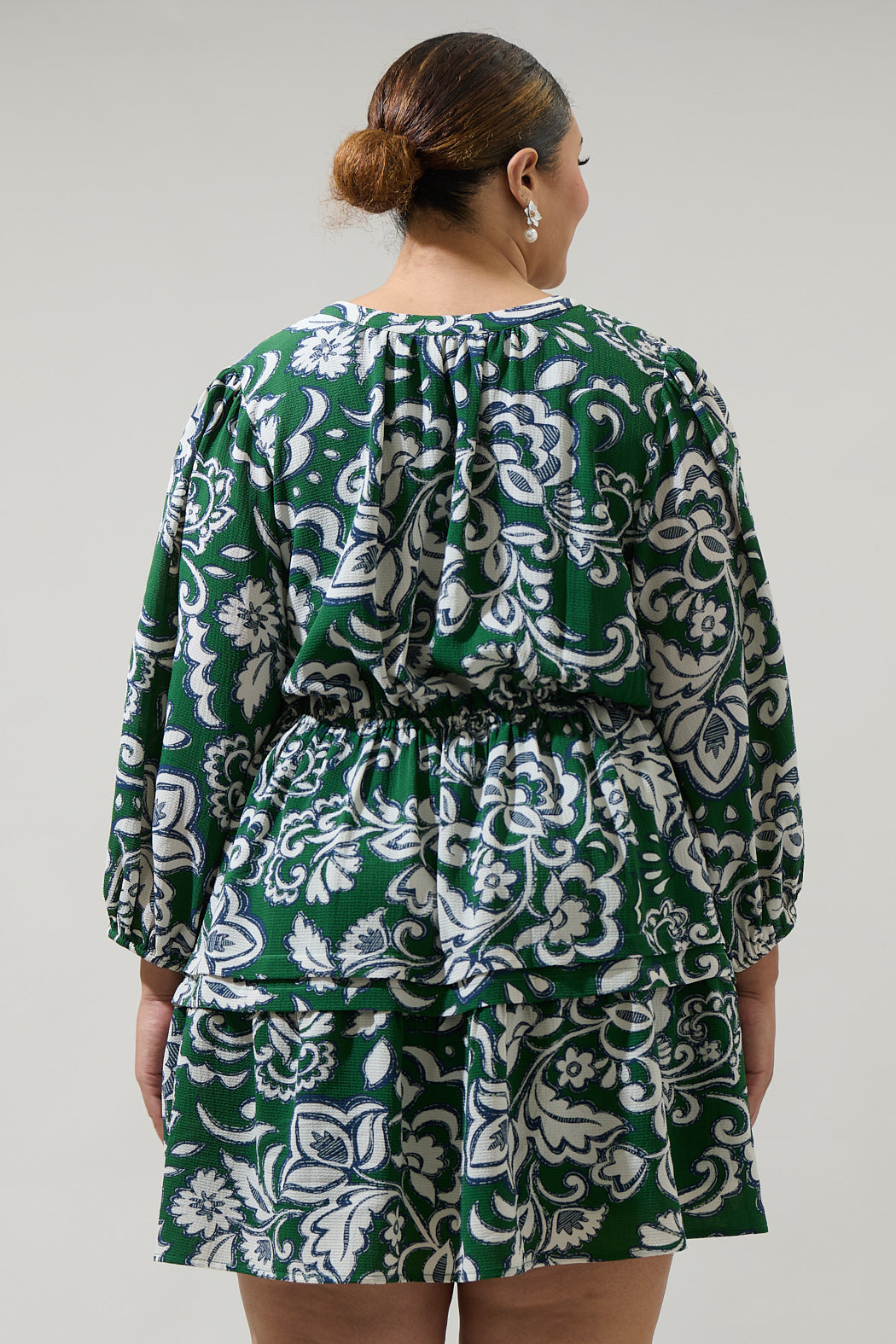 harriet floral mini dress A timeless silhouette meets a contemporary bubble hem in the Harriet Halter Bubble Mini Dress, crafted in the luxurious Valerie Floral print as seen on @tshia.smith. For a different take on