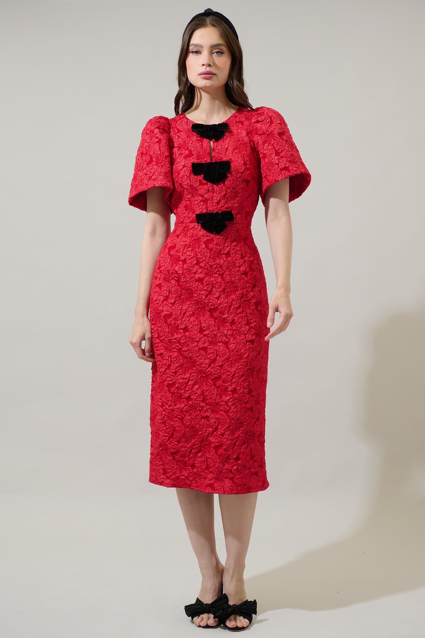 Arielle Jacquard Tania Short Sleeve Midi Dress Sugarlips Arielle Jacquard Tania Short Sleeve Midi Dress Sugarlips