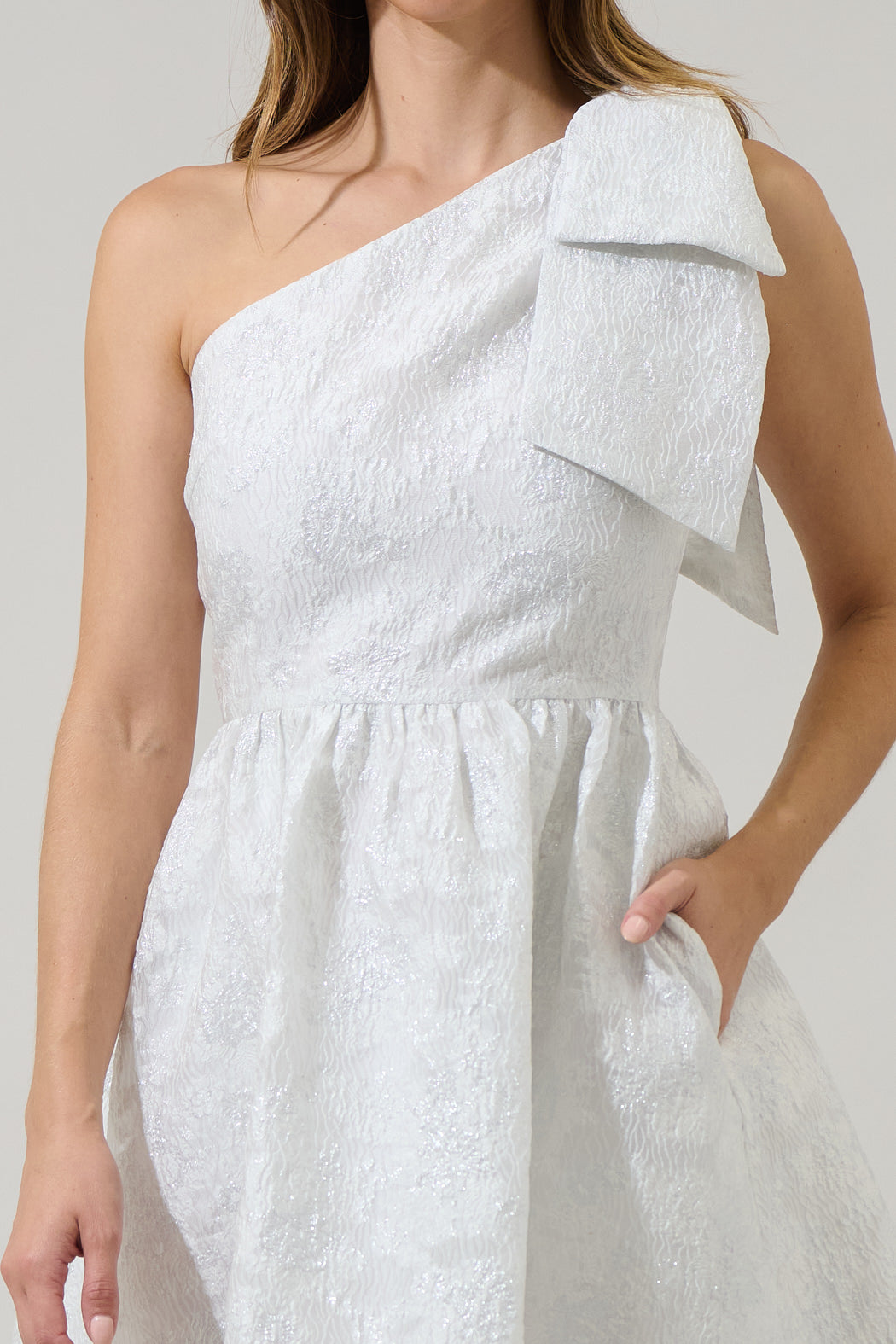 Kanosh Jacquard Ivine Bow Mini Dress White-Silver / S by Sugarlips Kanosh Jacquard Ivine Bow Mini Dress White-Silver / S by Sugarlips