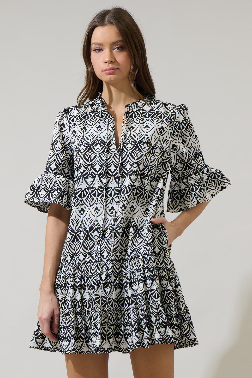 La Palma Floral Auggie Bell Sleeve Shift Dress La Palma Floral Auggie Bell Sleeve Shift Dress