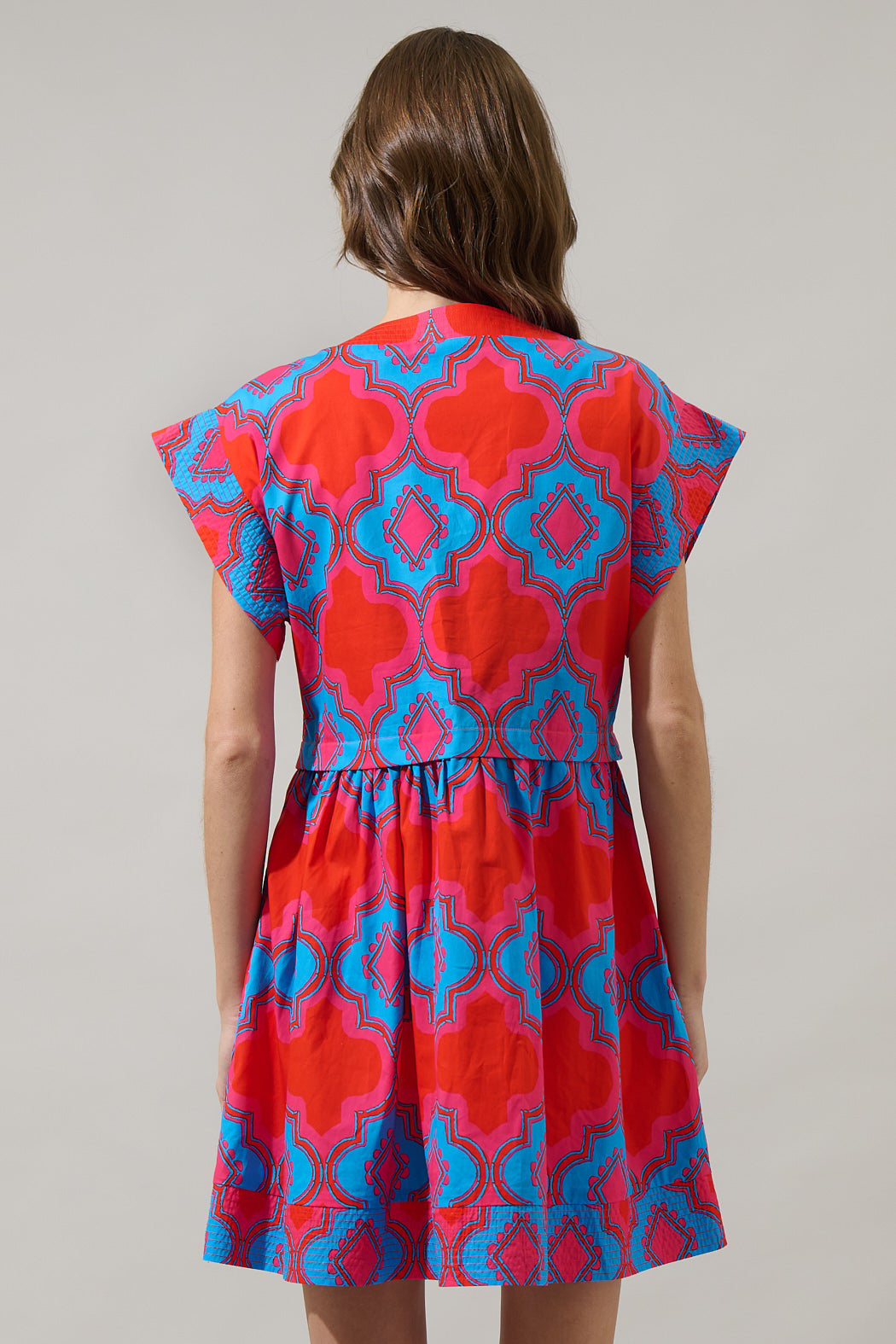 trapeze dress with short sleeves Full Trapeze Dress With Short Sleeves V Neckline in WAX