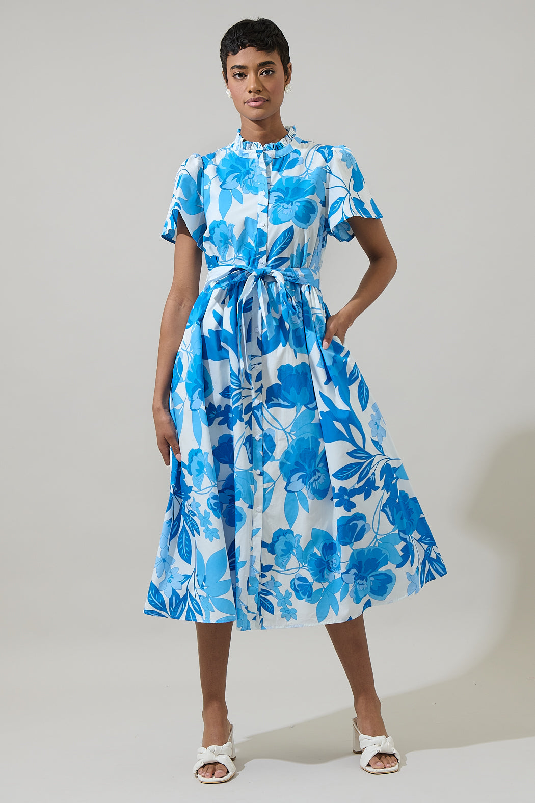 Darien Floral Aurelia Babydoll Midi Dress WHT-BLUES-COMBO / M by Sugarlips Darien Floral Aurelia Babydoll Midi Dress WHT-BLUES-COMBO / M by Sugarlips