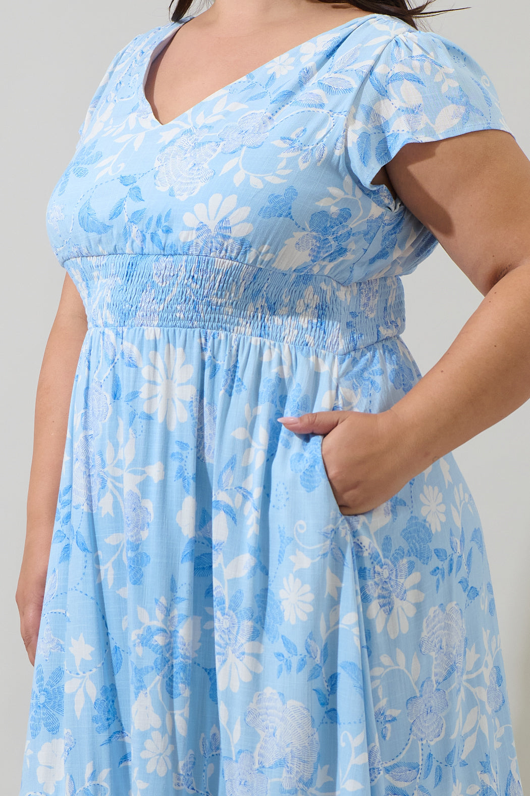 Seraphina Floral Maye Smocked Midi Dress Curve WHITE-BLUE-MUL / 2X by Sugarlips Seraphina Floral Maye Smocked Midi Dress Curve WHITE-BLUE-MUL / 2X by Sugarlips