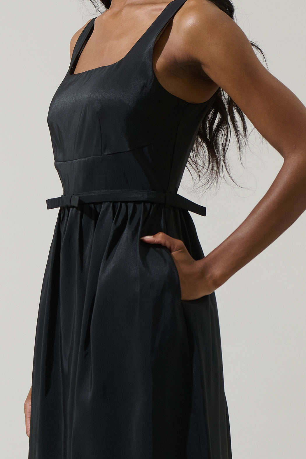 alani midi dress En Saison - Alani Midi Dress