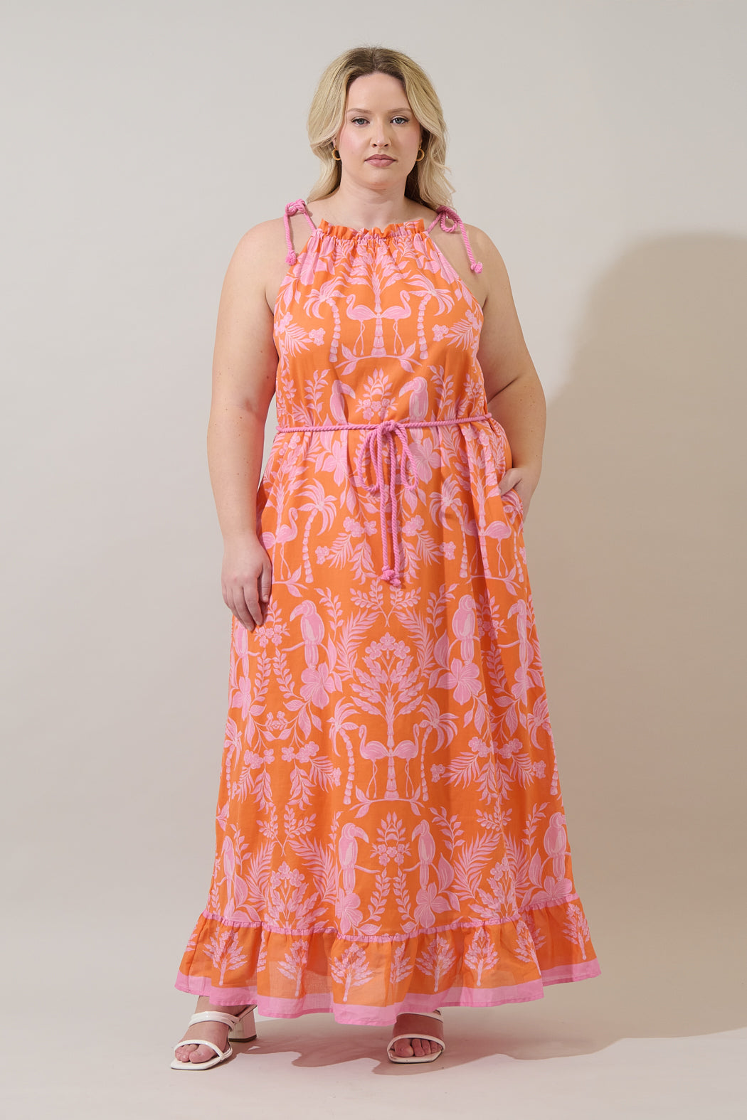 Kimana Floral Halter Neck Maxi Dress Curve Sugarlips Kimana Floral Halter Neck Maxi Dress Curve Sugarlips