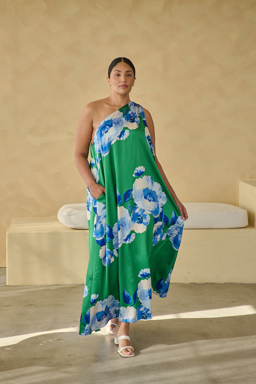 Glena Floral Pleated Maxi Dress Curve Glena Floral Pleated Maxi Dress Curve