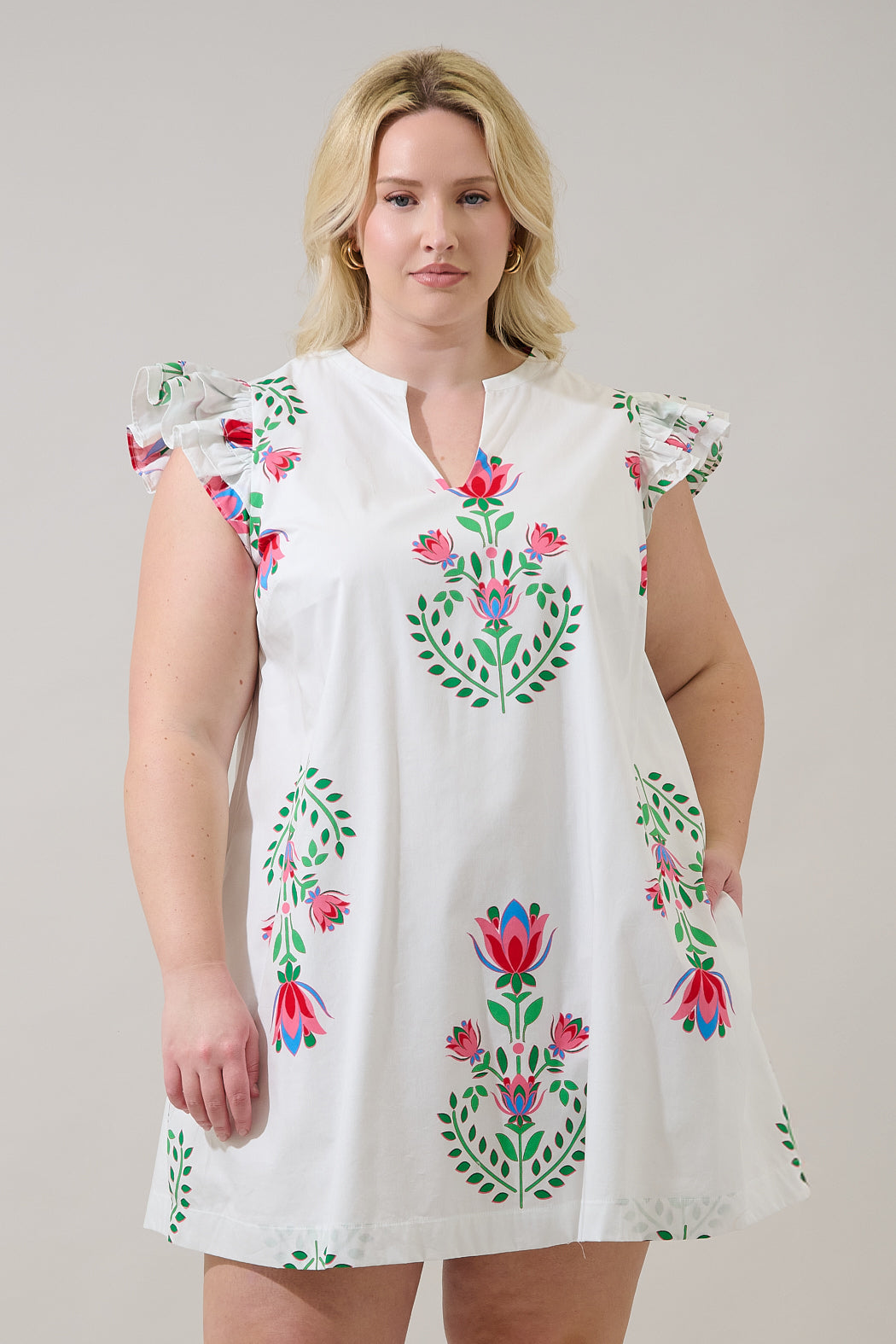 Evalyn Ruffle Mini Dress Saury Floral Curve WHT-GRN-MUL / 3X by Sugarlips Evalyn Ruffle Mini Dress Saury Floral Curve WHT-GRN-MUL / 3X by Sugarlips