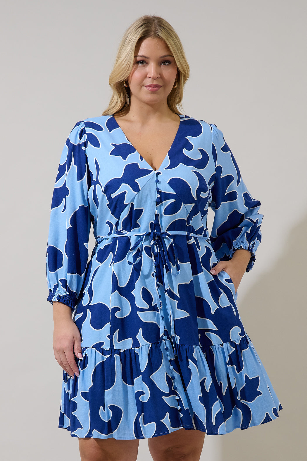 curve mini dress Hazen Floral Leola Shift Mini Dress Curve RED-MULTI / 3X by Sugarlips
