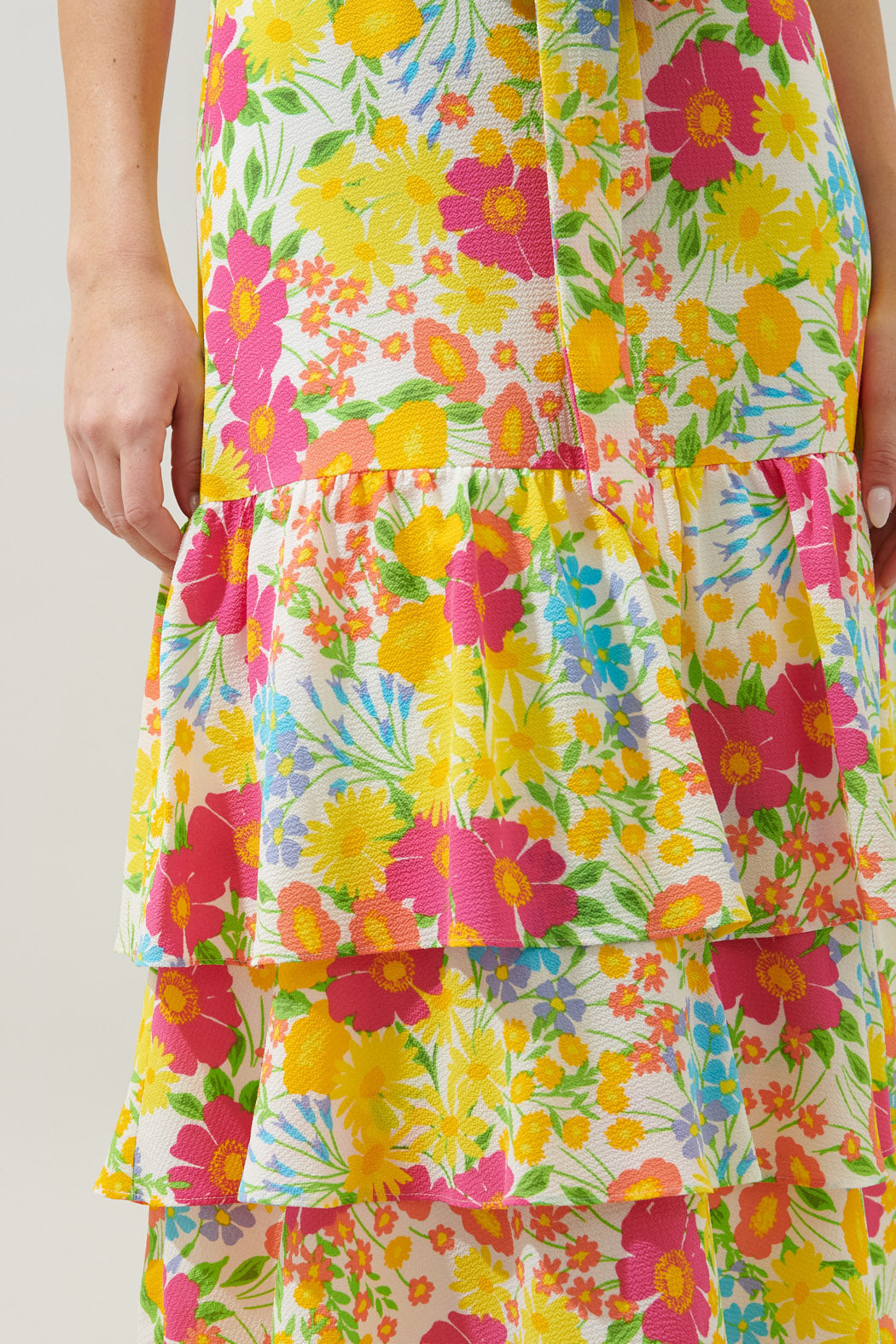 Oasis Floral Guayana Ruffle Tiered Midi Dress Sugarlips Oasis Floral Guayana Ruffle Tiered Midi Dress Sugarlips