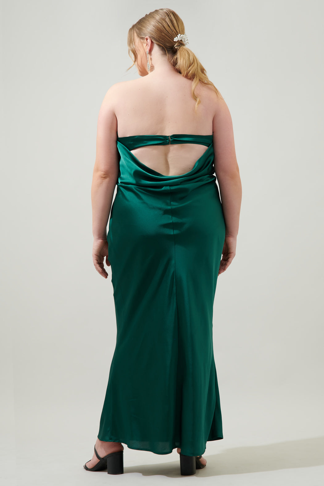 Infinite Strapless Open Back Satin Convertible Maxi Dress Curve TAUPE / 3X by Sugarlips Infinite Strapless Open Back Satin Convertible Maxi Dress Curve TAUPE / 3X by Sugarlips
